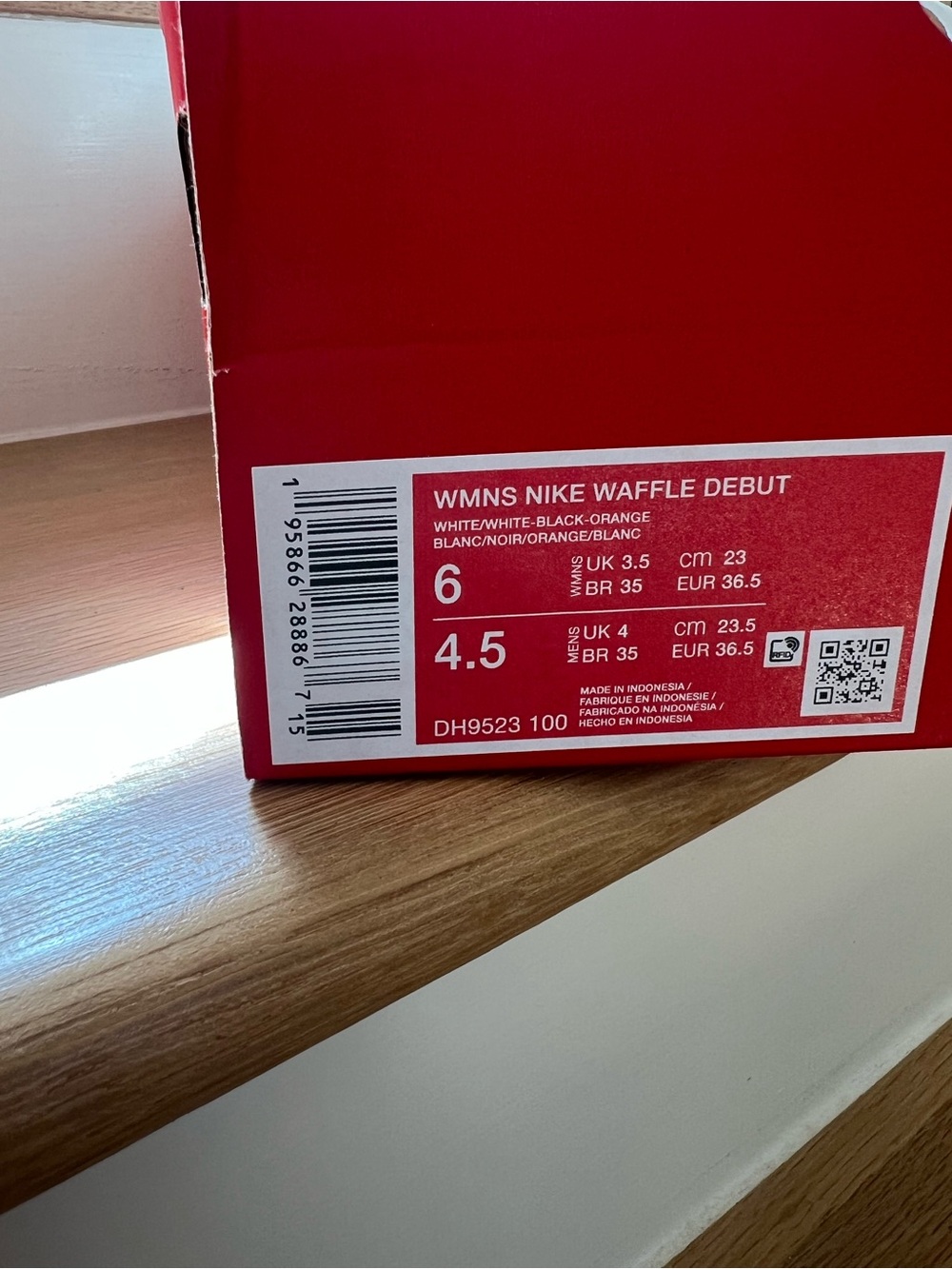 Nike Waffle Debut Shoes - Picture 2 of 4